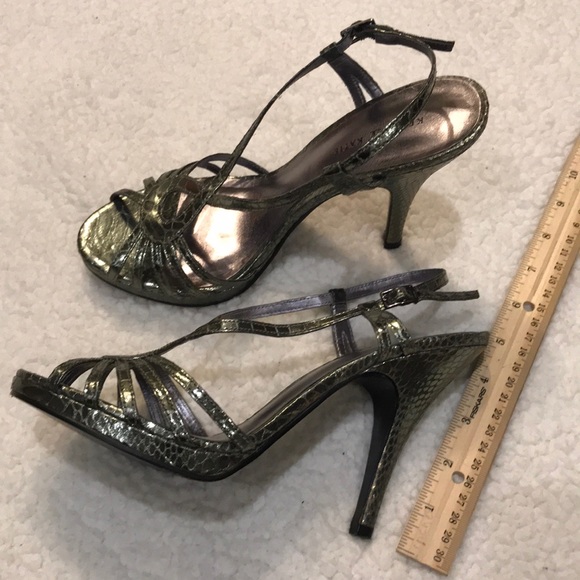 Shimmery snake pattern platform heels 👠 - Picture 7 of 7